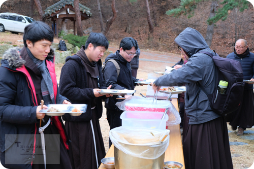 라파엘형제장례47.jpg